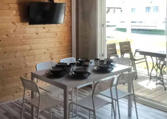 بيت للعطل Awesome In *